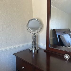 Beautiful professional makeup mirror with cooling fan. Lighted with cooling fan.